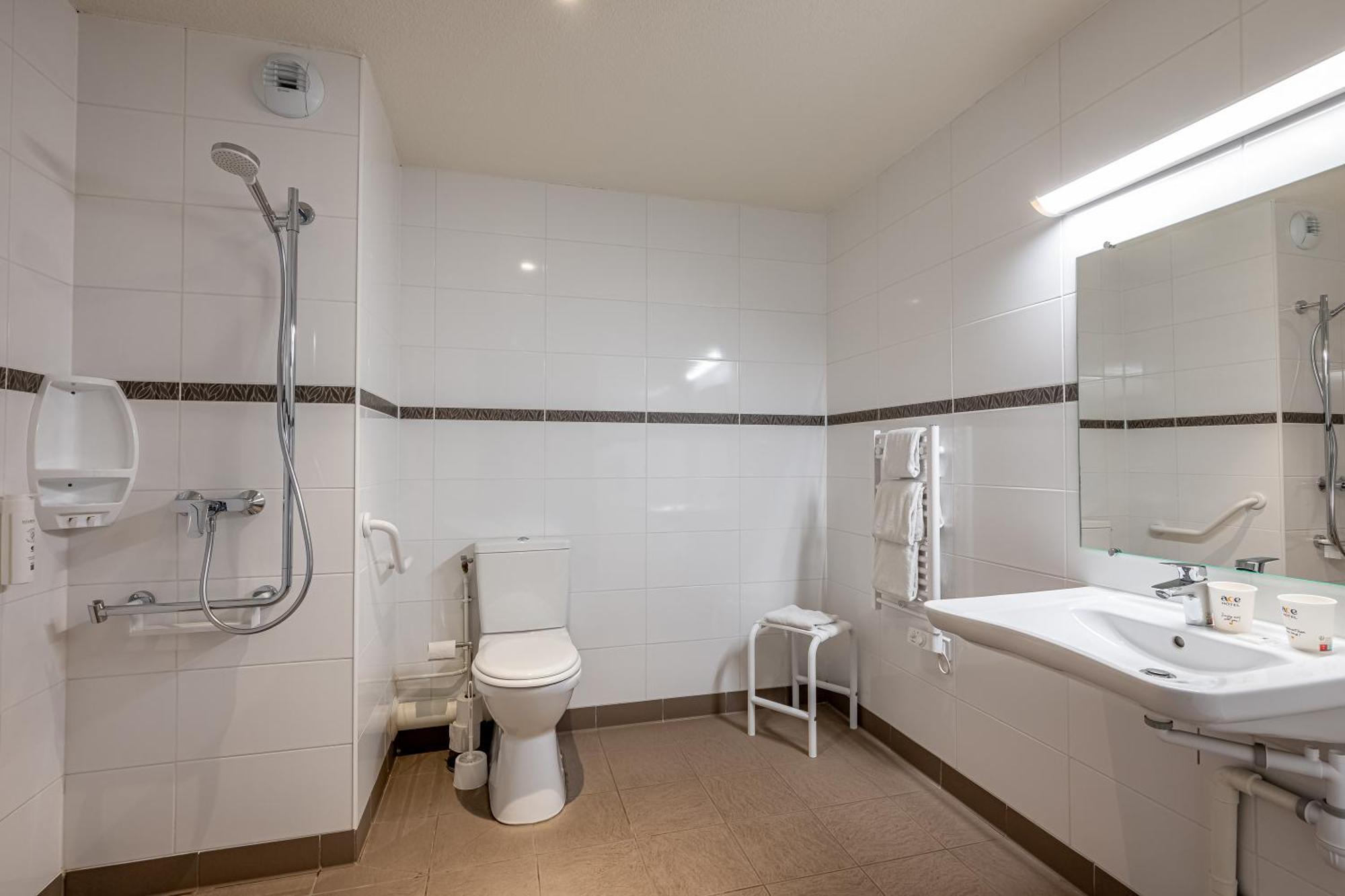 Ace Hotel Bordeaux Carbon Blanc Bagian luar foto